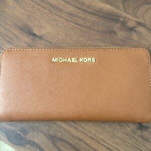 Michael kors wallet